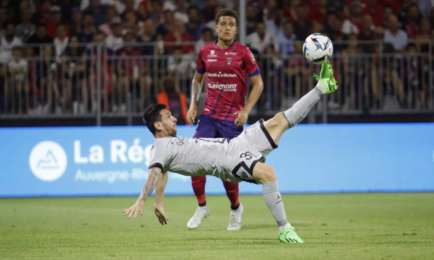 ബൈസിക്കിൾ ഗോളുമായി മെസി; പി.എസ്.ജിക്ക് തകർപ്പൻ ജയം