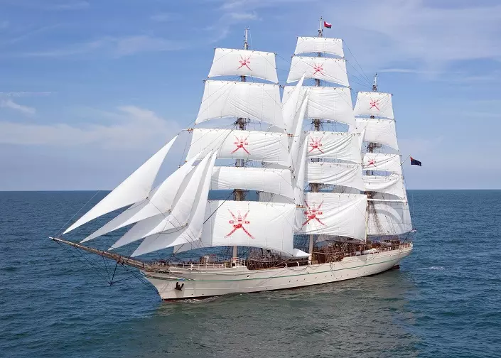 ദീർഘദൂര കടൽയാത്ര; ശബാബ് ഒമാൻ രണ്ട് നാവിക കപ്പലിന് രാജ്യാന്തര പുരസ്കാരം ദീർഘദൂര കടൽയാത്ര; ശബാബ് ഒമാൻ രണ്ട് നാവിക കപ്പലിന് രാജ്യാന്തര പുരസ്കാരം