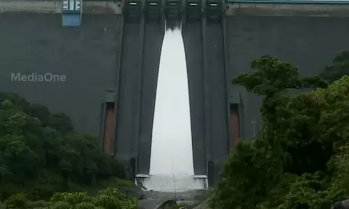 ഇടുക്കി ഡാം തുറന്നു; മൂന്നാമത്ത ഷട്ടറിലൂടെ പുറത്ത് വിടുന്നത് 50 ക്യുമെക്‌സ് വെള്ളം