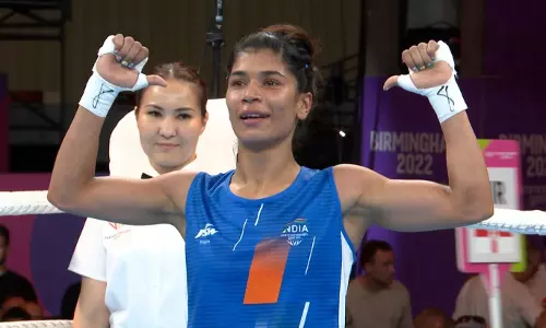 ഇടിക്കൂട്ടിൽനിന്ന് വീണ്ടും സ്വർണം, പൊന്നായി നിഖാത് സരീൻ; നാലിലേക്ക് കുതിച്ച് ഇന്ത്യ