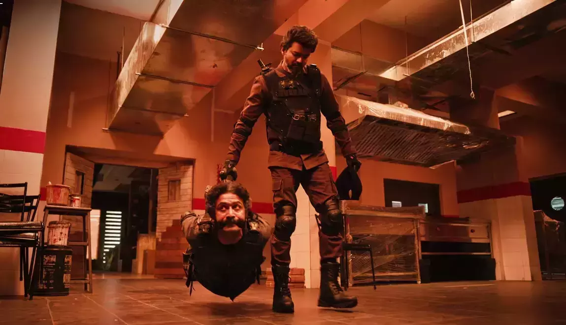 ഷൈന്‍ ടോം ചാക്കോയെ തൂക്കിയെടുത്ത് ദളപതി; ബീസ്റ്റിലെ മാസ്റ്റർ സീനിന് അടിക്കുറിപ്പ് തേടി നെറ്റ്ഫ്ലിക്സ്, പൊങ്കാലയിട്ട് നെറ്റിസണ്‍സ്