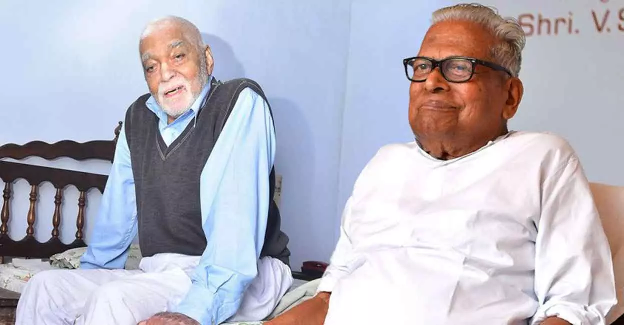 പിണറായിയെ വിടാതെ പിന്തുടർന്നു; വി.എസിനൊപ്പം നിലയുറപ്പിച്ചു-ബെർലിൻയുഗം അവസാനിക്കുമ്പോൾ