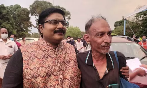 അദ്ദേഹമില്ലായിരുന്നെങ്കിൽ അറിയപ്പെടാത്ത ലക്ഷങ്ങളിൽ ഒരുവനായി ഞാൻ... - സതീഷ് നമ്പൂതിരിയെ സ്മരിച്ച് ജി.എസ് പ്രദീപ് അദ്ദേഹമില്ലായിരുന്നെങ്കിൽ അറിയപ്പെടാത്ത ലക്ഷങ്ങളിൽ ഒരുവനായി ഞാൻ... - സതീഷ് നമ്പൂതിരിയെ സ്മരിച്ച് ജി.എസ് പ്രദീപ്