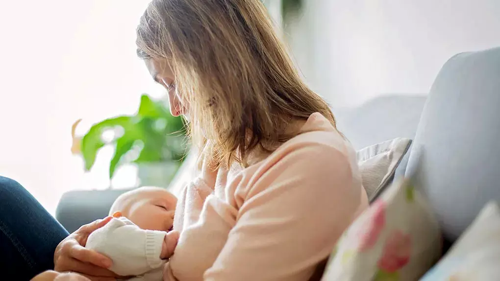 മുലയൂട്ടാം; അമ്മയുടെയും കുഞ്ഞിന്റെയും ആരോഗ്യത്തിനും മനസ്സിനും മുലയൂട്ടാം; അമ്മയുടെയും കുഞ്ഞിന്റെയും ആരോഗ്യത്തിനും മനസ്സിനും