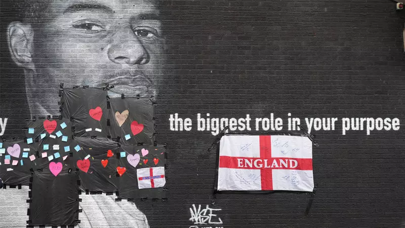 വംശീയതയുടെ ഗ്യാലറിക്കാഴ്ചകള്‍