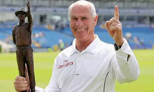 മുൻ ഐസിസി അമ്പയർ റൂഡി കോർട്‌സൺ അന്തരിച്ചു