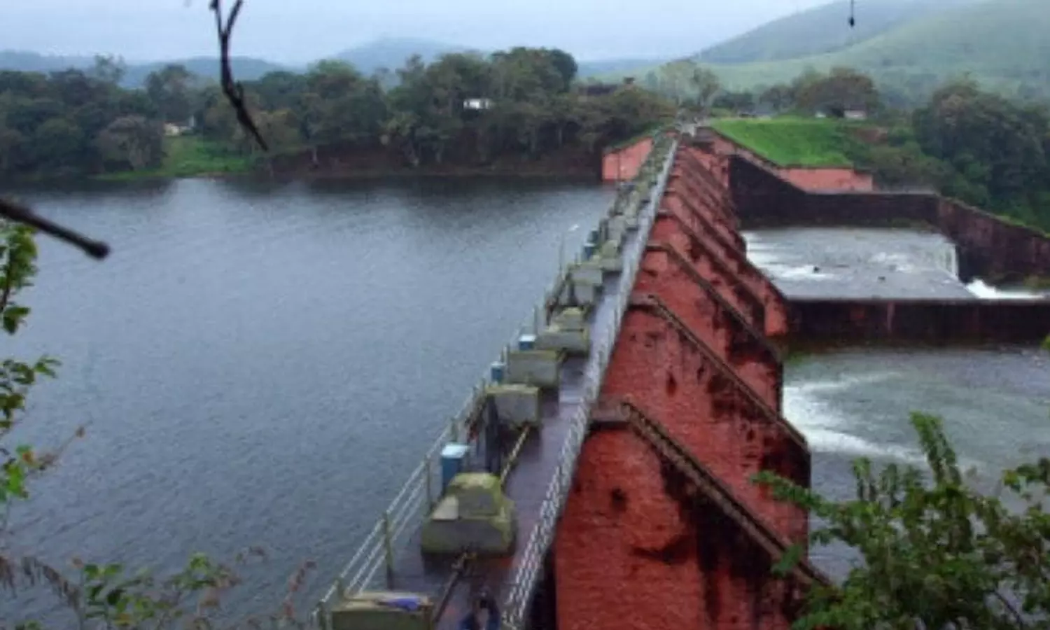 മുല്ലപ്പെരിയാറിൽ ആശ്വാസം; ജലനിരപ്പിൽ നേരിയ കുറവ്‌