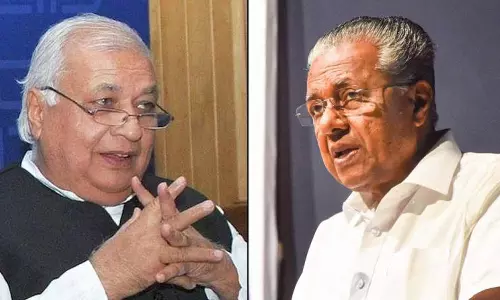 നിലപാടിലുറച്ച് ഗവർണർ; ഓർഡിനൻസുകൾ നിയമമാക്കാൻ പ്രത്യേക നിയമസഭാ സമ്മേളനം വിളിച്ച് സർക്കാർ