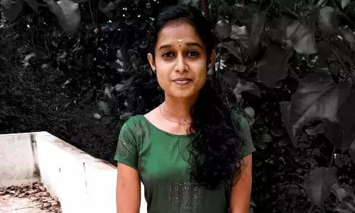 പാലക്കാട് ചിറ്റിലഞ്ചേരിയിൽ യുവതിയെ കഴുത്തുഞെരിച്ചു കൊന്നു