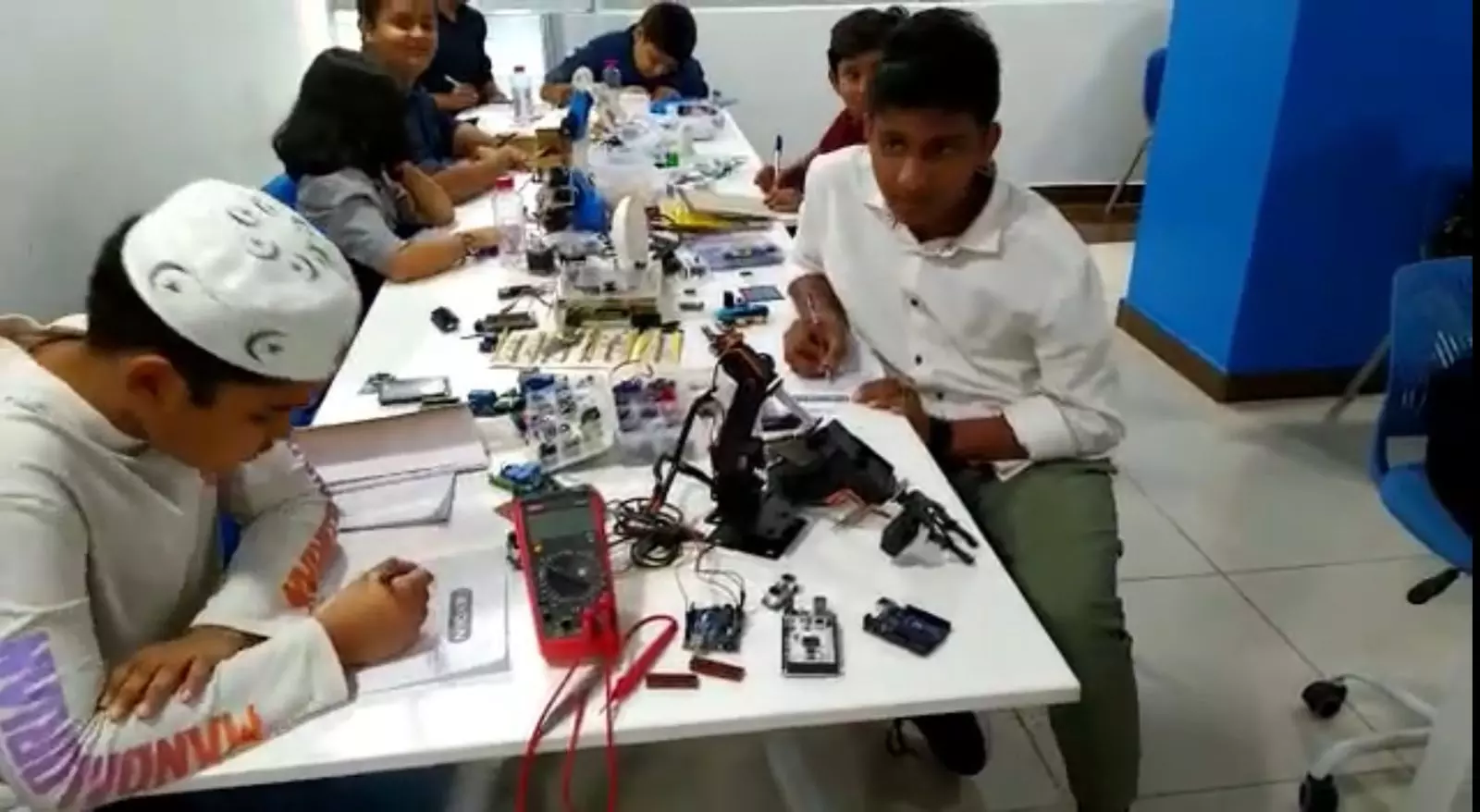 കുട്ടികൾക്കായി റോബോട്ടിക് വർക്ക് ഷോപ്പ് സംഘടിപ്പിച്ചു