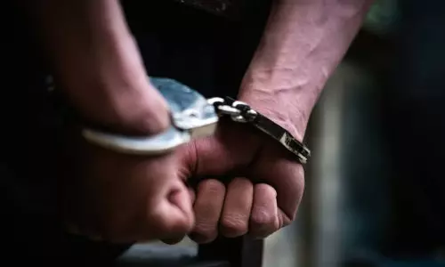 പാലക്കാട്ട് വൻ ലഹരിവേട്ട; പത്ത് കോടിയുടെ ഹാഷിഷ് ഓയിൽ പിടികൂടി, രണ്ട് പേർ അറസ്റ്റിൽ