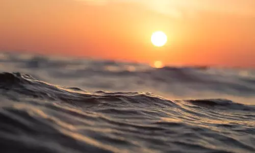 ആലപ്പുഴയിൽ കടലിൽ കുളിക്കാനിറങ്ങിയ രണ്ട് വിദ്യാർഥികളെ കാണാതായി