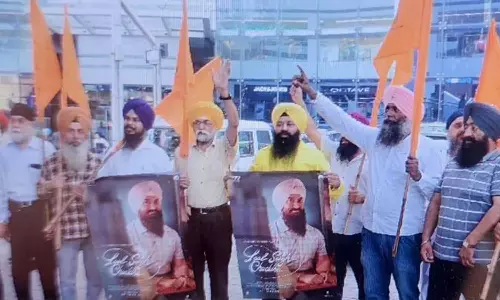 ലാൽ സിങ് ഛദ്ദയുടെ പ്രദർശനം തടയാനെത്തി ഹിന്ദുത്വ സംഘം; പ്രതിരോധമൊരുക്കി സിഖ് സംഘടന