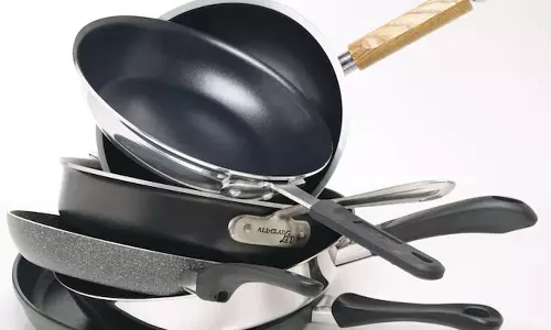 പാത്രങ്ങളിൽ കെമിക്കലുകളുണ്ടോ? നാലിരട്ടി കൂടുതലാണ് അർബുദ സാധ്യത പാത്രങ്ങളിൽ കെമിക്കലുകളുണ്ടോ? നാലിരട്ടി കൂടുതലാണ് അർബുദ സാധ്യത