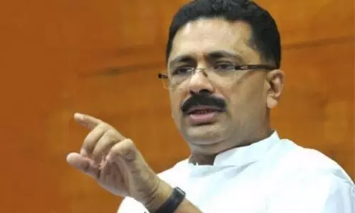 വിവാദങ്ങൾക്കിടെ കെ ടി ജലീൽ ഡൽഹിയിൽ നിന്ന് മടങ്ങിയെത്തി വിവാദങ്ങൾക്കിടെ കെ ടി ജലീൽ ഡൽഹിയിൽ നിന്ന് മടങ്ങിയെത്തി