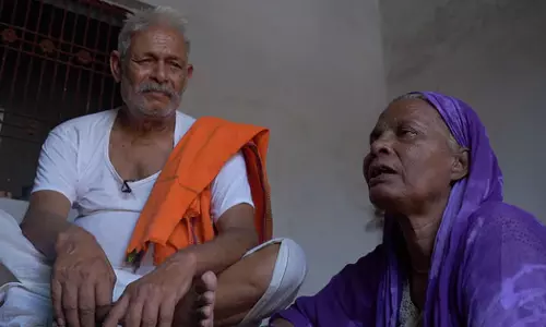 അന്ന് അയോധ്യയില് പരാഗ് രക്ഷിച്ചത് റസിയ ഉള്പ്പെടെ എട്ട് പേരെ; വിദ്വേഷത്തില് ഉലയാതെ അവരിന്നും അയല്ക്കാര് അന്ന് അയോധ്യയില് പരാഗ് രക്ഷിച്ചത് റസിയ ഉള്പ്പെടെ എട്ട് പേരെ; വിദ്വേഷത്തില് ഉലയാതെ അവരിന്നും അയല്ക്കാര്