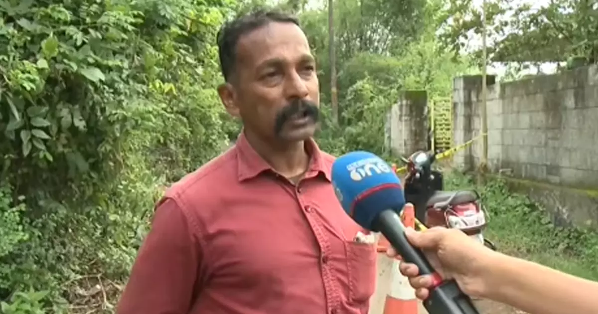 ആദ്യം വെട്ടിയത് ഷാജഹാന്റെ കാലില്, വെട്ടിയവരില് എന്റെ മകനുമുണ്ട്: ദൃക്സാക്ഷിയുടെ വെളിപ്പെടുത്തല് ആദ്യം വെട്ടിയത് ഷാജഹാന്റെ കാലില്, വെട്ടിയവരില് എന്റെ മകനുമുണ്ട്: ദൃക്സാക്ഷിയുടെ വെളിപ്പെടുത്തല്