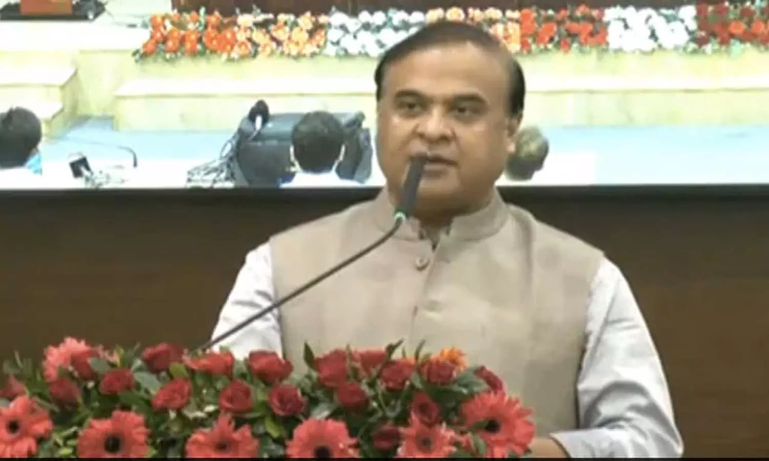 ഒരു ലക്ഷം ചെറിയ കേസുകൾ പിൻവലിക്കുമെന്ന് അസം മുഖ്യമന്ത്രി ഒരു ലക്ഷം ചെറിയ കേസുകൾ പിൻവലിക്കുമെന്ന് അസം മുഖ്യമന്ത്രി