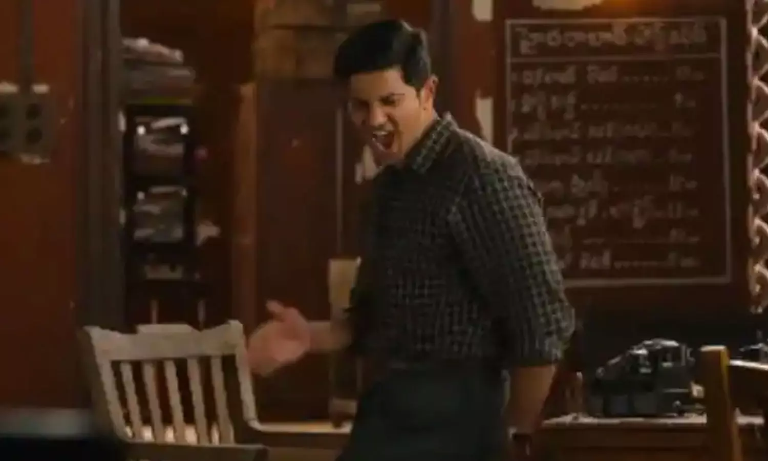 കുതിച്ചുയർന്ന് സീതാ രാമം; 50 കോടി പിന്നിട്ടതിന്റെ സന്തോഷത്തിൽ ചുവടുവെച്ച് ദുൽഖർ സൽമാൻ