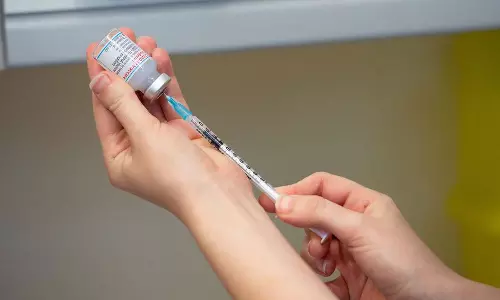 ഒമിക്രോൺ വാക്സിന് അം​ഗീകാരം നൽകുന്ന ആദ്യ രാഷ്ട്രമായി ബ്രിട്ടൻ