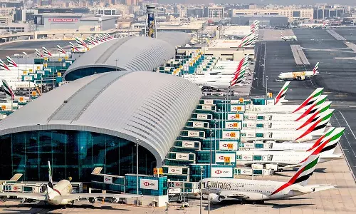 യു.എ.ഇയിൽ പൊടിക്കാറ്റ് ശക്തം; ദുബൈയിലേക്കുള്ള 44 വിമാനങ്ങൾ റദ്ദാക്കി യു.എ.ഇയിൽ പൊടിക്കാറ്റ് ശക്തം; ദുബൈയിലേക്കുള്ള 44 വിമാനങ്ങൾ റദ്ദാക്കി