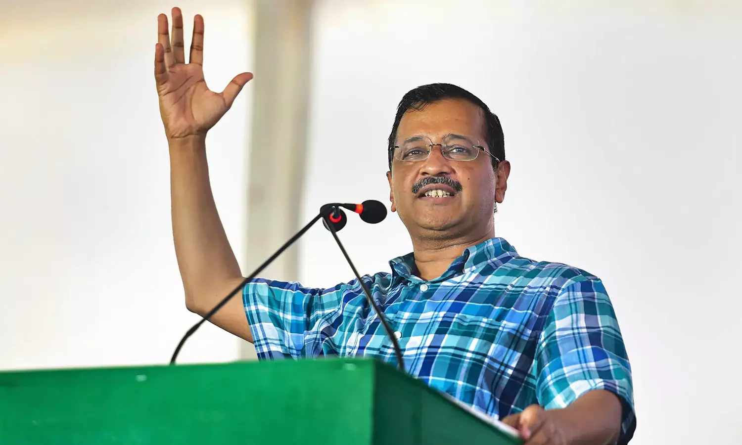 ​ഗുജറാത്തിൽ ആംആദ്മിയെ അധികാരത്തിലെത്തിച്ചാൽ സൗജന്യമായി മികച്ച വിദ്യാഭ്യാസം; തെരഞ്ഞെടുപ്പ് വാഗ്ദാനവുമായി കെജ്‌രിവാൾ