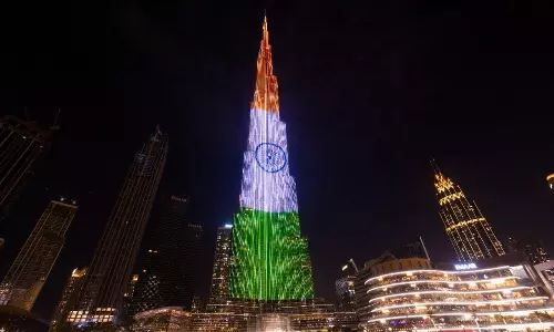 സ്വാതന്ത്ര്യദിനാഘോഷത്തിൽ   ത്രിവർണമണിഞ്ഞ് ബുർജ് ഖലീഫ