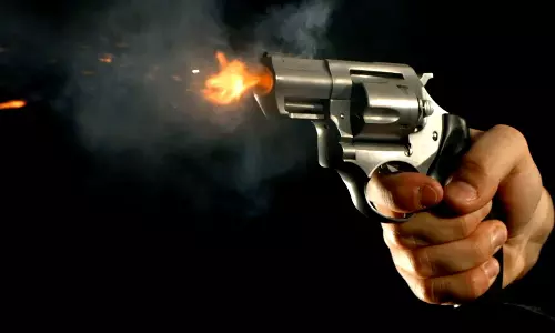 യുപിയിൽ വിചാരണ തടവുകാരനെ കോടതിക്ക് പുറത്ത് വെടിവച്ച് കൊന്നു