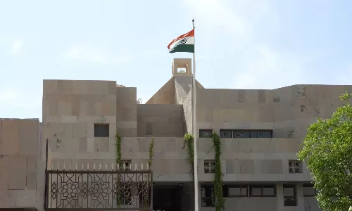 നാട്ടിലെത്തിക്കാമെന്ന് പറഞ്ഞ് എംബസിയുടെ പേരിൽ തട്ടിപ്പ്; മുന്നറിയിപ്പുമായി ഇന്ത്യൻ എംബസി