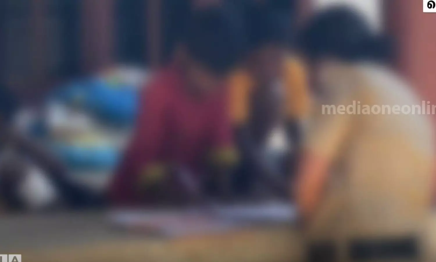 വയനാട്ടിൽ ആദിവാസി വിദ്യാർഥികളെ മർദിച്ച കേസ്; പ്രതി അറസ്റ്റിൽ വയനാട്ടിൽ ആദിവാസി വിദ്യാർഥികളെ മർദിച്ച കേസ്; പ്രതി അറസ്റ്റിൽ