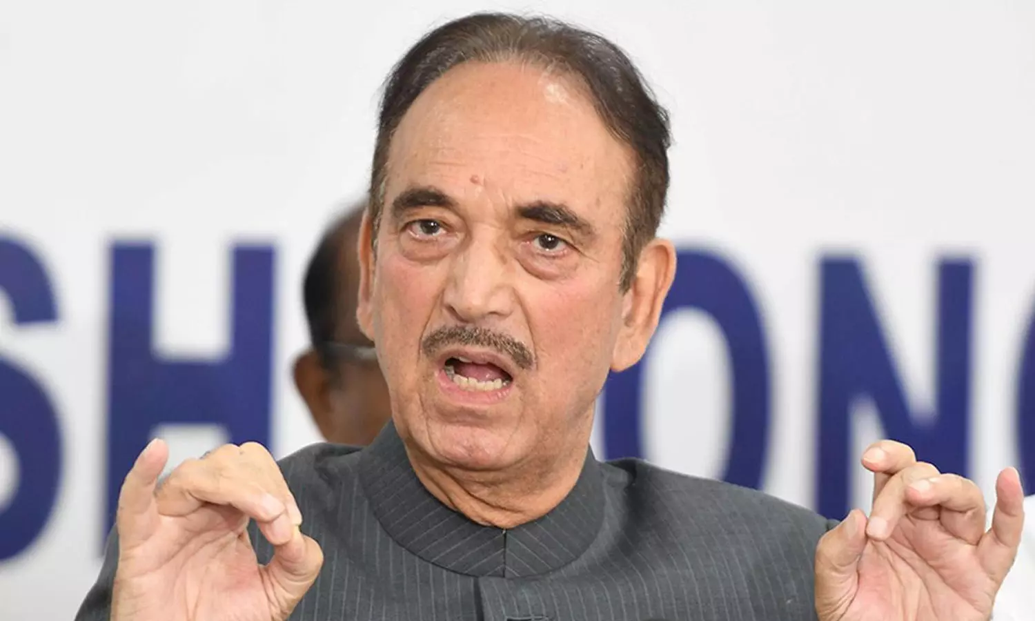 ജമ്മു കശ്മീർ കോൺ​ഗ്രസിൽ കലാപം? ഗുലാം നബി ആസാദടക്കം നാല് നേതാക്കൾ സ്ഥാനം രാജിവച്ചു