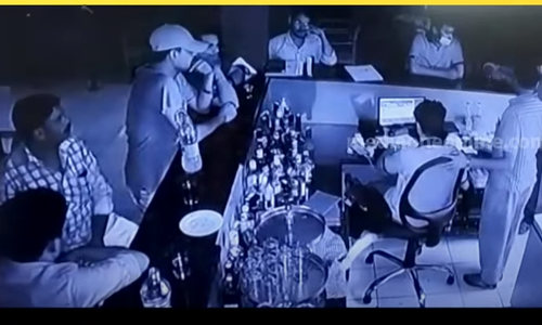 കൊലപാതകത്തിന് മണിക്കൂറുകള്‍ക്ക് മുന്‍പ് പ്രതികള്‍ ബാറില്‍ ഒത്തുകൂടി; ഷാജഹാന്‍ വധത്തിലെ നിർണായക സിസിടിവി ദൃശ്യങ്ങള്‍ പുറത്ത്