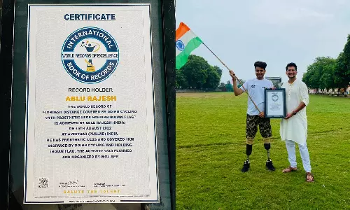 വിധിക്കു മുന്നിൽ തോറ്റില്ല; കൃത്രിമക്കാലിൽ സൈക്കിൾ ചവിട്ടി ലോക റെക്കോർഡിട്ട് അബ്ലു രാജേഷ് വിധിക്കു മുന്നിൽ തോറ്റില്ല; കൃത്രിമക്കാലിൽ സൈക്കിൾ ചവിട്ടി ലോക റെക്കോർഡിട്ട് അബ്ലു രാജേഷ്