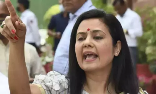 ബിൽക്കീസ് ബാനു സ്ത്രീയാണോ മുസ്‍ലിമാണോ എന്ന് രാജ്യം തീരുമാനിക്കേണ്ടിയിരിക്കുന്നു: മെഹുവ മൊയിത്ര