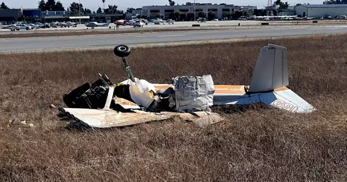 ലാന്ഡ് ചെയ്യുന്നതിനിടെ ചെറുവിമാനങ്ങള് കൂട്ടിയിടിച്ചു ലാന്ഡ് ചെയ്യുന്നതിനിടെ ചെറുവിമാനങ്ങള് കൂട്ടിയിടിച്ചു