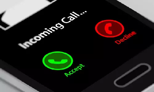 പൊലീസിന് നേരെ തെറിവിളി, സ്റ്റേഷനിലേക്ക് വിളിച്ചത് 12000ത്തിലേറെ തവണ; 55കാരി പിടിയിൽ