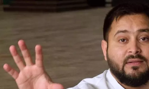 മന്ത്രിമാർക്ക് പുതിയ കാറുകളില്ല, പൂച്ചെണ്ടുകൾക്ക് പകരം പേന; മന്ത്രിമാര്‍ക്ക് കര്‍ശന നിര്‍ദേശങ്ങളുമായി തേജസ്വി യാദവ്