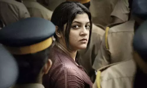 എല്ലാ ചോദ്യങ്ങൾക്കും ഒരു ഉത്തരമുണ്ട്: ഉത്തരം തേടിയിറങ്ങി അപർണ ബാലമുരളി.. നിഗൂഢത നിറഞ്ഞ ടീസർ എല്ലാ ചോദ്യങ്ങൾക്കും ഒരു ഉത്തരമുണ്ട്: ഉത്തരം തേടിയിറങ്ങി അപർണ ബാലമുരളി.. നിഗൂഢത നിറഞ്ഞ ടീസർ