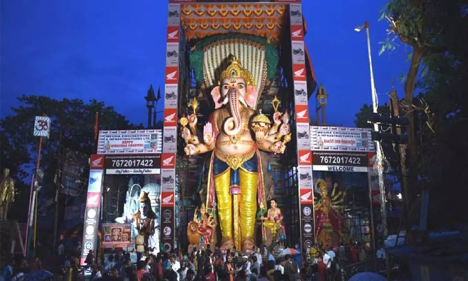 ഒരു കോടിയിലധികം ചെലവാക്കി ഗണേശ വിഗ്രഹ നിർമാണം; രാജ്യത്തെ ഏറ്റവും വലിയ വിഗ്രഹമെന്ന് സംഘാടകർ ഒരു കോടിയിലധികം ചെലവാക്കി ഗണേശ വിഗ്രഹ നിർമാണം; രാജ്യത്തെ ഏറ്റവും വലിയ വിഗ്രഹമെന്ന് സംഘാടകർ