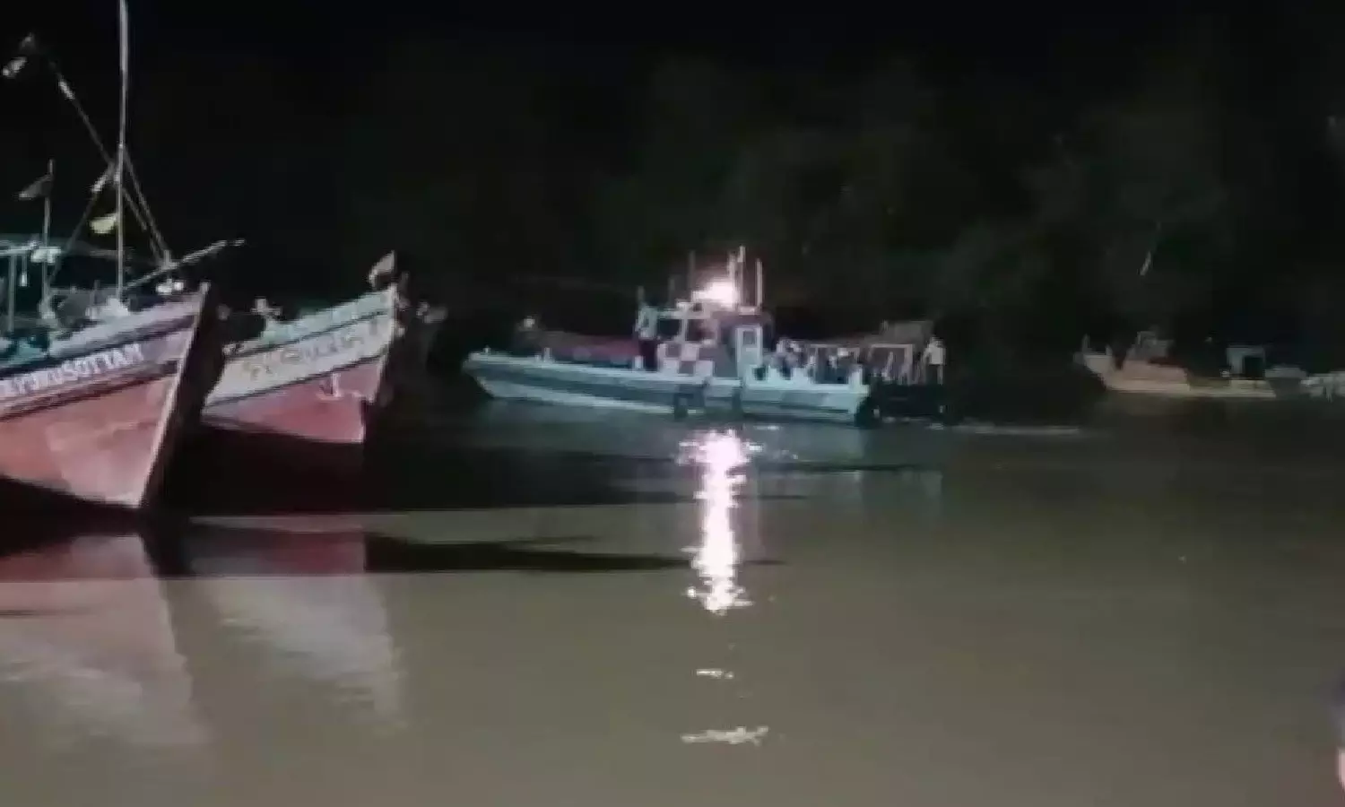 ഒഡീഷയിലെ മഹാനദിയിൽ ഒഴുക്കിൽ പെട്ട ബോട്ടിലെ 70 പേരെ രക്ഷപെടുത്തി