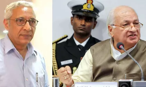 കണ്ണൂർ വി.സി ക്രിമിനലാണ്, കായികമായി നേരിടാൻ ഗൂഢാലോചന നടത്തി; രൂക്ഷവിമർശനവുമായി ഗവർണർ