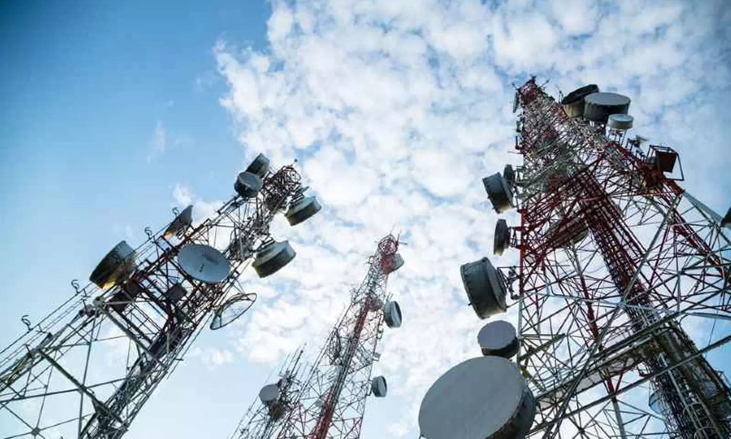 ഒമാനിൽ ടെലികോം മേഖലയിലെ ചില ജോലികളിൽ വിദേശികൾക്ക് വിലക്ക് ഒമാനിൽ ടെലികോം മേഖലയിലെ ചില ജോലികളിൽ വിദേശികൾക്ക് വിലക്ക്