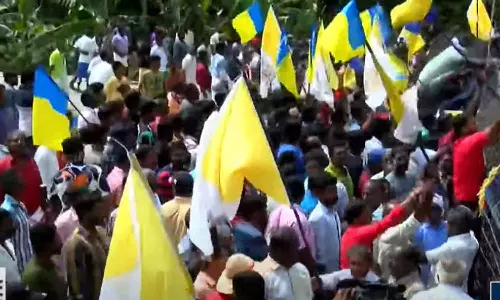 വിഴിഞ്ഞം തുറമുഖം: സമരം കടുപ്പിക്കാൻ മത്സ്യത്തൊഴിലാളികൾ; കരയും കടലും ഇന്ന് വളയും