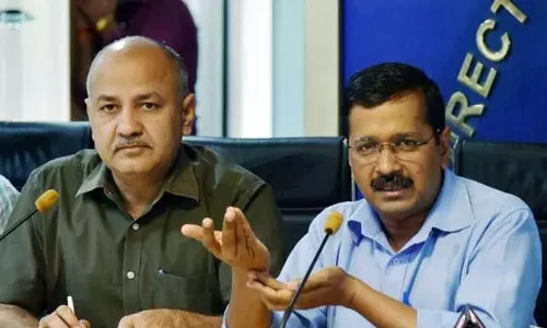 സിസോദിയയോടൊപ്പം കെജ്രിവാൾ ഇന്ന് ഗുജറാത്തിൽ; മോദിയുടെ ജന്മനാട്ടില് സംസാരിക്കും സിസോദിയയോടൊപ്പം കെജ്രിവാൾ ഇന്ന് ഗുജറാത്തിൽ; മോദിയുടെ ജന്മനാട്ടില് സംസാരിക്കും