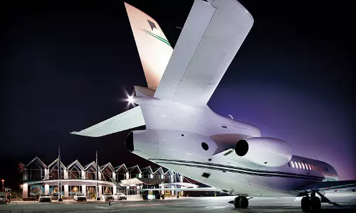 അബൂദബിയിലെ അൽ ബത്തീൻ എക്‌സിക്യൂട്ടീവ്   വിമാനത്താവളം വീണ്ടും തുറന്നു