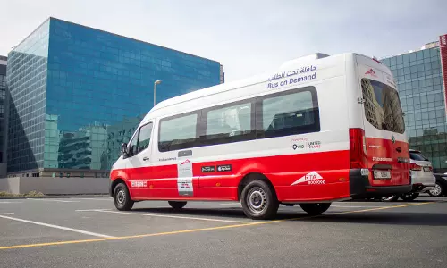 ദുബൈയിൽ ചെറുബസ് സർവീസ് മെച്ചപ്പെടുത്തുന്നു; ആർ ടി എ, അർകാബുമായി കരാർ ഒപ്പിട്ടു