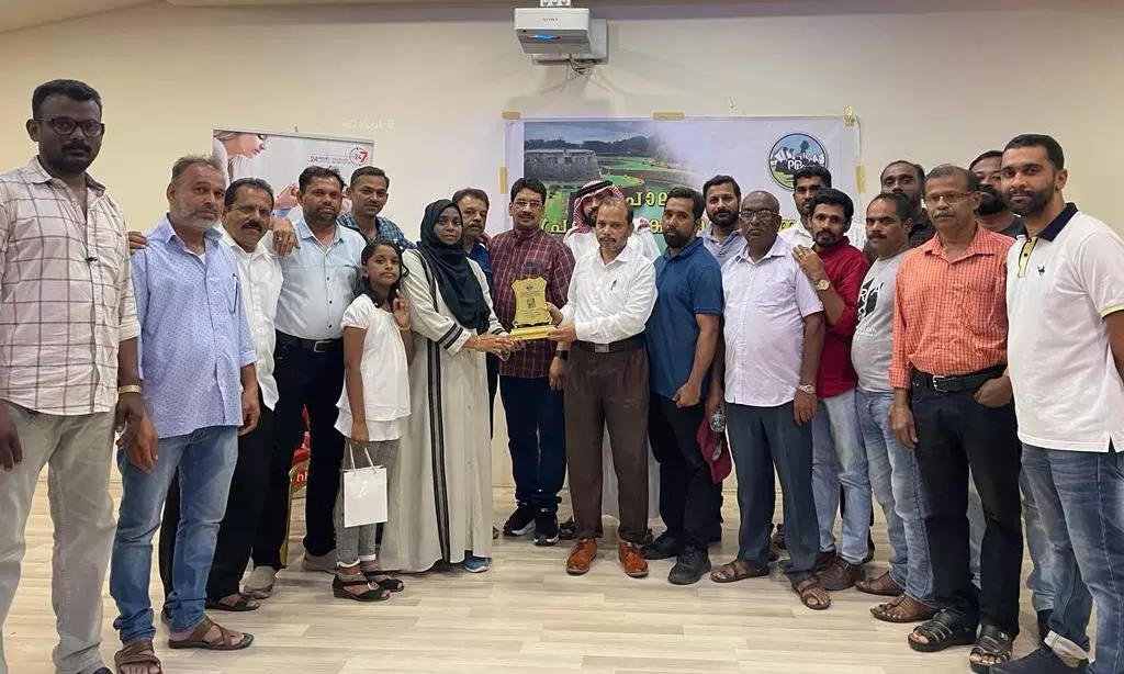 ആരോഗ്യ പ്രവർത്തക പ്രീന മോളെ ദമ്മാം   പാലക്കാട് പ്രാവാസി കൂട്ടായ്മ ആദരിച്ചു