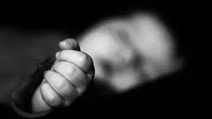 സൗദിയിൽ വെള്ളം നിറച്ച ബക്കറ്റിൽ വീണ മലയാളി ബാലിക മരിച്ചു സൗദിയിൽ വെള്ളം നിറച്ച ബക്കറ്റിൽ വീണ മലയാളി ബാലിക മരിച്ചു