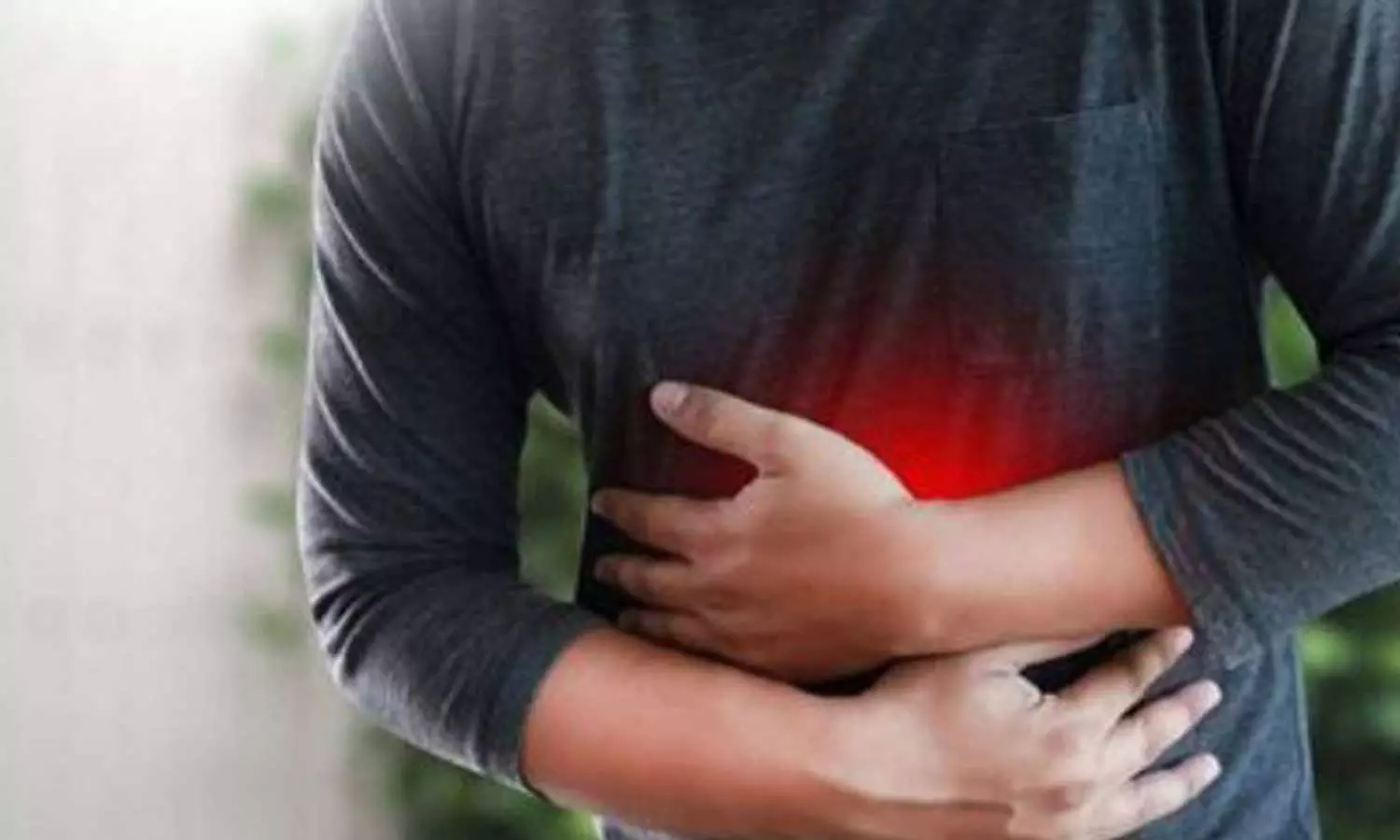 നെഞ്ചെരിച്ചിൽ വല്ലാതെ അലട്ടുന്നുണ്ടോ? എങ്കിൽ ഈ ഭക്ഷണങ്ങൾ ഒഴിവാക്കൂ