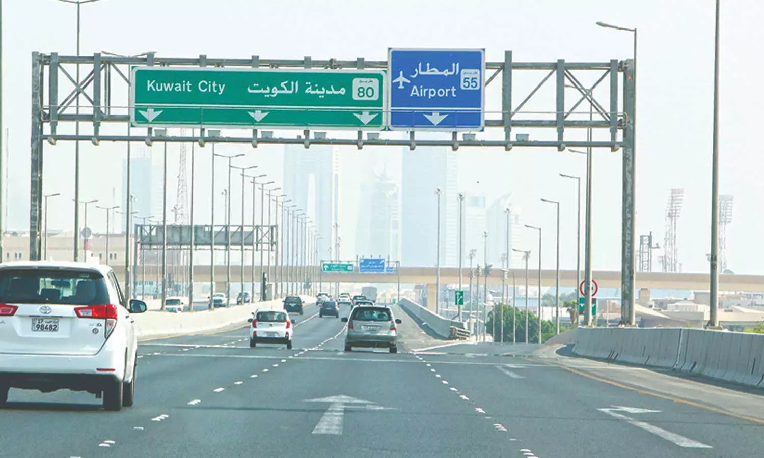 കുവൈത്തിൽ വാഹന പരിശോധന തുടരുന്നു; 600 നിയമലംഘനങ്ങൾ കണ്ടെത്തി